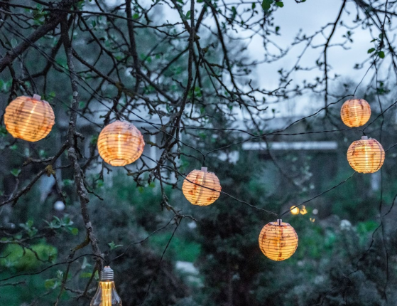 Садовая гирлянда Solar ЦВЕТОЧНАЯ НЕЖНОСТЬ - китайские фонарики , 10 тёплых белых LED-огней, 4.5+3 м, чёрный провод