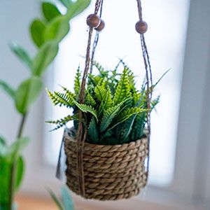 Искусственное растение COZY GREENS в подвесном джутовом кашпо, пластик, 8х12 см