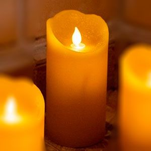Светодиодная восковая свеча ПРАЗДНИЧНАЯ, горчичная, тёплый белый LED-огонь колышущийся, 7.5x15 см, батарейки, таймер