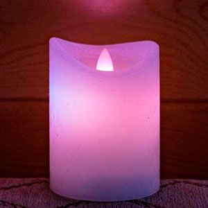 Светодиодная восковая свеча ЖИВОЙ РАДУЖНЫЙ ОГОНЁК, белая, RGB LED-огонь колышущийся, 7.5х10 см, таймер, батарейки