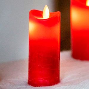 Восковая свеча ТАНЦУЮЩЕЕ ПЛАМЯ, красная, тёплый белый LED-огонь колышущийся, 5х11 см, таймер