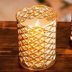 Свеча СУАРЭ в подсвечнике, тёплый белый LED-огонь колышущийся, 8х10.5 см, батарейки