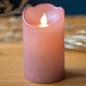 Светодиодная восковая свеча ПРАЗДНИЧНАЯ, розовая, тёплый белый LED-огонь колышущийся, 7.5х12.5 см, батарейки