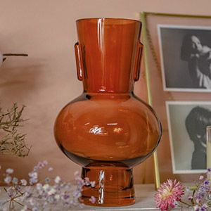 Стеклянная ваза АМБРА СКУРА, ручной работы, янтарная, 32 см