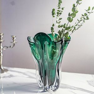 Дизайнерская стеклянная ваза ОДА СЕВЕРУ, изумрудная, 27 см