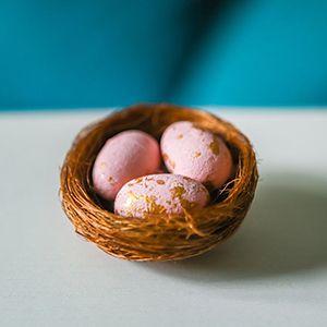 Пасхальное украшение ВЕСЕННЕЕ ГНЁЗДЫШКО, розовое, 7 см