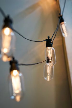 Садовая гирлянда из лампочек ФЕСТА, 10 теплых белых LED-огней, 4.5+5 м, черный ПВХ, уличная, 