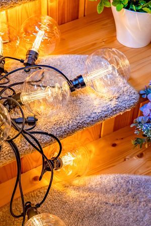 Светодиодная гирлянда из лампочек ПАЛЛА ОНДУЛАТА, 10 тёплых белых LED-огней, 5 м, коннектор, чёрный провод, уличная, 