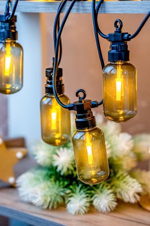 Светодиодная гирлянда из лампочек БАРАТОЛЛИ дымчатая, 20 тёплых белых LED-огней, 10 м, коннектор, чёрный провод, уличная, 