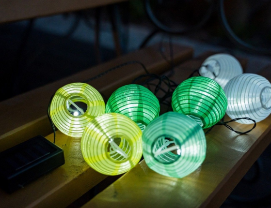 Садовая гирлянда Solar ЧАЙНА-ЛАЙТ на солнечной батарее, холодные белые LED-огни, 8 плафонов (зелёные, жёлтые, белые, голубые), 3.5+3 м