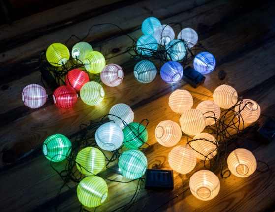 Садовая гирлянда Solar ЧАЙНА-ЛАЙТ на солнечной батарее, холодные белые LED-огни, 8 плафонов (красные, жёлтые, розовые), 3.5+3 м