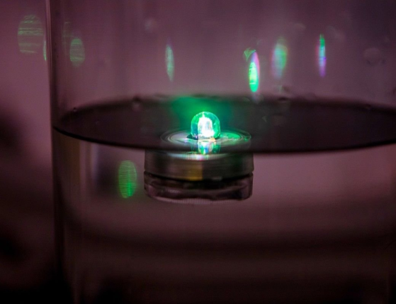 Набор плавающих свечей РАДУГА НА ВОДЕ, RGB LED-огни, 3х2.5 см, батарейки, 2 шт.