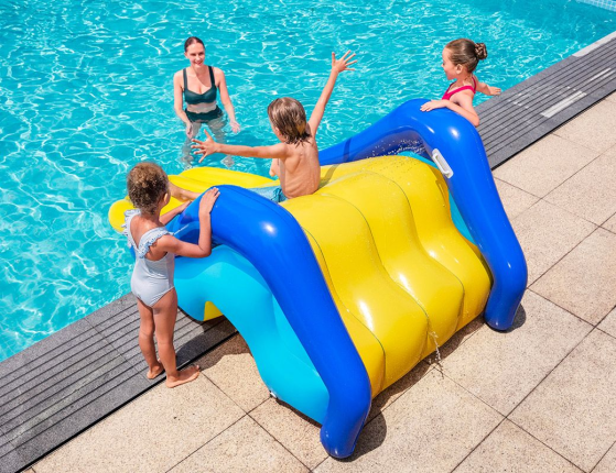 Надувной игровой центр Водная горка Гигант, 247x124x100 см, от 3 лет, BestWay
