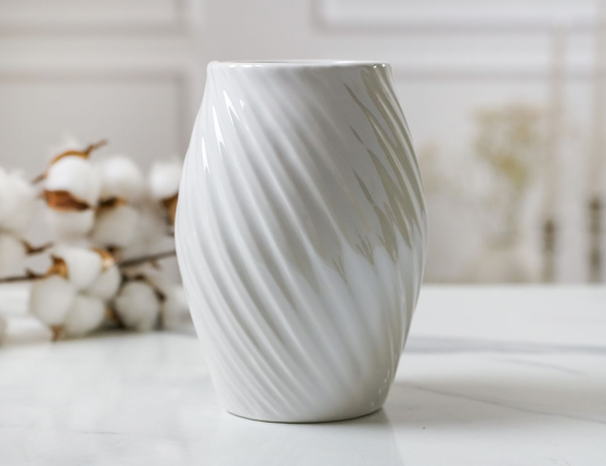 Декоративная ваза ЭЙМЕРИ, керамика, белая, 16 см