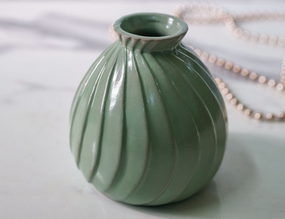 Фарфоровая ваза ВОСТОЧНЫЕ МОТИВЫ, светло-зеленая, 11 см