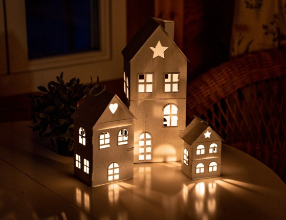 Новогодний подсвечник-домик В ГОСТЯХ У СКАЗКИ, металл, белый, 12 см