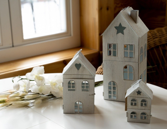 Новогодний подсвечник-домик В ГОСТЯХ У СКАЗКИ, металл, белый, 20 см