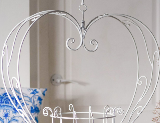 Подвесное кашпо-корзина КОВАНОЕ СЕРДЦЕ малое, металл, белое, 39х39 см