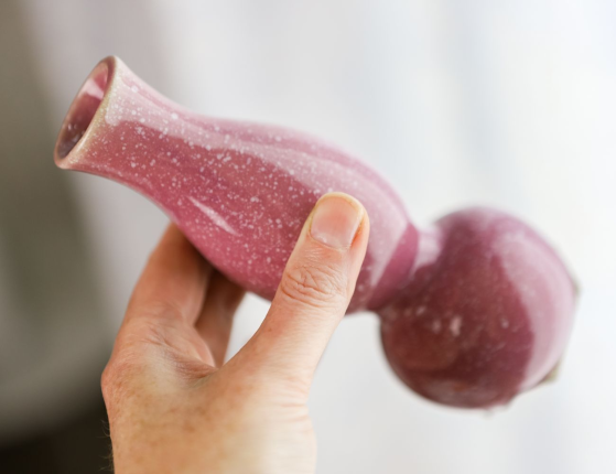 Керамическая ваза-подсвечник УИДДИ, нежно-розовая, 15 см