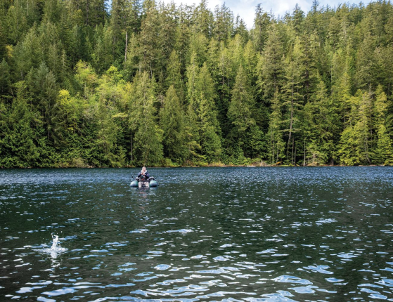 Надувная лодка для рыбалки Intex одноместная Big Catch Pro с веслами и насосом, 165х119х38 см