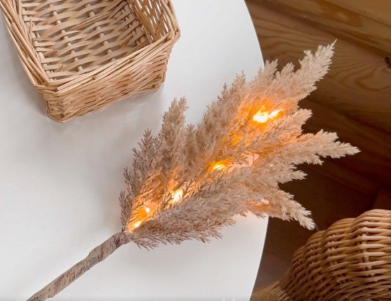 Светящаяся декоративная ветка КОРТАДЕРИЯ, светло-коричневая, 12 тёплых белых микро LED-огней, 70 см, таймер, батарейки