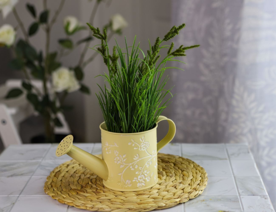 Декоративное кашпо-лейка ЛЕТНЯЯ АКВАРЕЛЬ, желтое, металлическое, 22х10 см