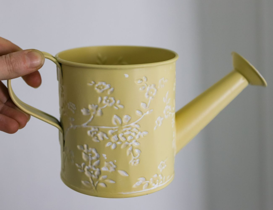 Декоративное кашпо-лейка ЛЕТНЯЯ АКВАРЕЛЬ, желтое, металлическое, 22х10 см