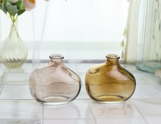 Декоративная ваза-бутыль ЛИЛО, стекло, янтарная, 10 см