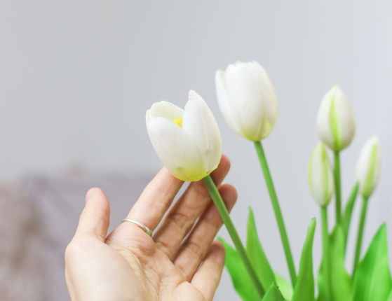 Букет искусственных цветов БЕЛЫЕ ТЮЛЬПАНЫ, силикон, 13 см, 5 шт.