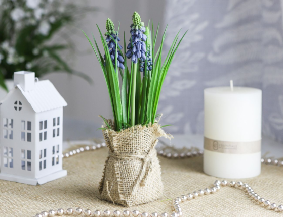 Искусственный цветок в горшке СИРЕНЕВЫЙ МУСКАРИ, пластик, пенополистирол, метал, джут, 19 см