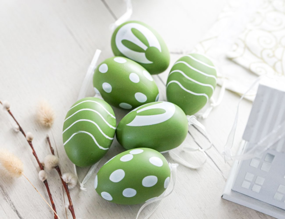 Декоративные подвесные украшения ПАСХАЛЬНОЕ НАСТРОЕНИЕ, натуральная скорлупа, зелёные, 6х4 см, 6 шт.