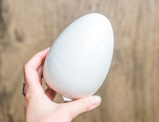 Декоративная фигура - пасхальное яйцо ПОРА ЦВЕТЕНИЯ с ромашками малое, керамика, 12х9 см