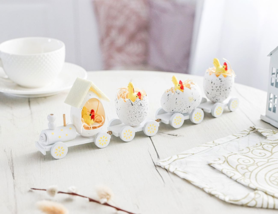 Декоративная композиция ПАСХАЛЬНЫЙ ПАРОВОЗИК, дерево, белый, 19 см