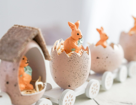 Декоративная композиция ПАСХАЛЬНЫЙ ПАРОВОЗИК, дерево, розовый, 19 см