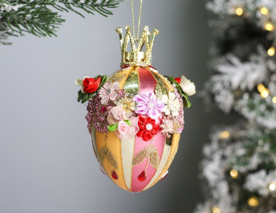 Коллекционное подвесное украшение-яйцо РОЯЛ КРАУН: ЦВЕТЫ, стекло, текстиль, бусы, стразы, блёстки, 13 см