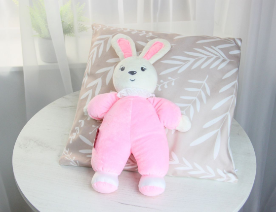 Зайчик-погремушка Малыш розовый