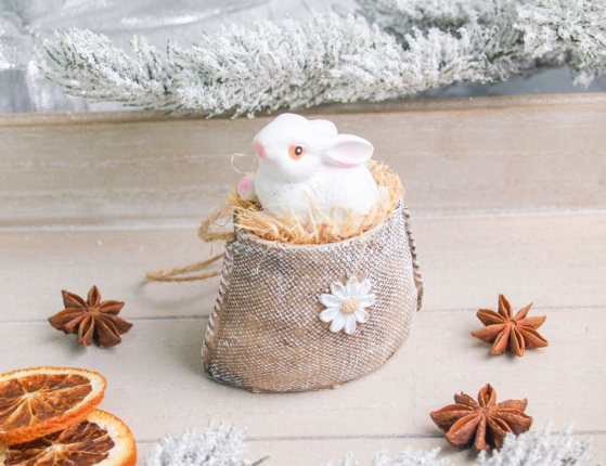 Елочная игрушка КРОЛЬЧОНОК В СУМОЧКЕ, полистоун, 9 см