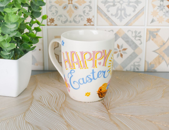 Керамическая чашка КРОЛЬЧОНОК С ПАСХАЛЬНОЙ КОРЗИНКОЙ, 340 мл