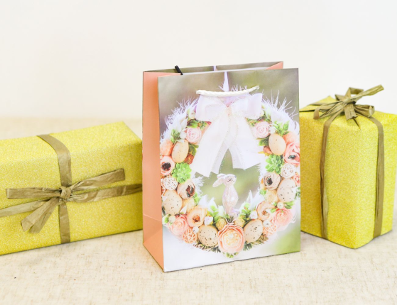 Подарочный пакет ПАСХАЛЬНЫЙ ВЕНОК - КРЕМОВАЯ НЕЖНОСТЬ, бумага, 18х14 см