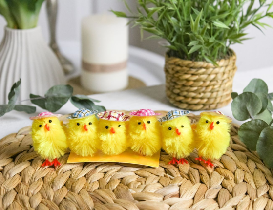 Набор декоративных украшений СОЛНЕЧНЫЕ ЦЫПЛЯТА в кепках, 5 см, 6 шт.