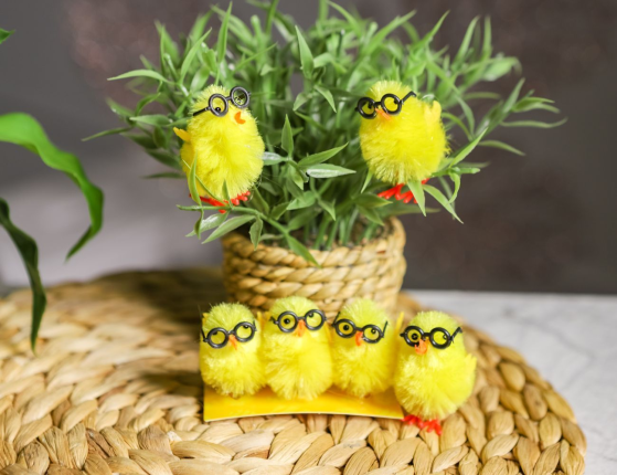 Набор декоративных украшений СОЛНЕЧНЫЕ ЦЫПЛЯТА в очках, 5 см, 6 шт.