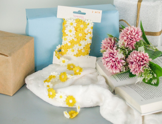 Декоративная лента ВЕСЁЛЫЕ МАРГАРИТКИ, текстиль, жёлтая, 200х5 см