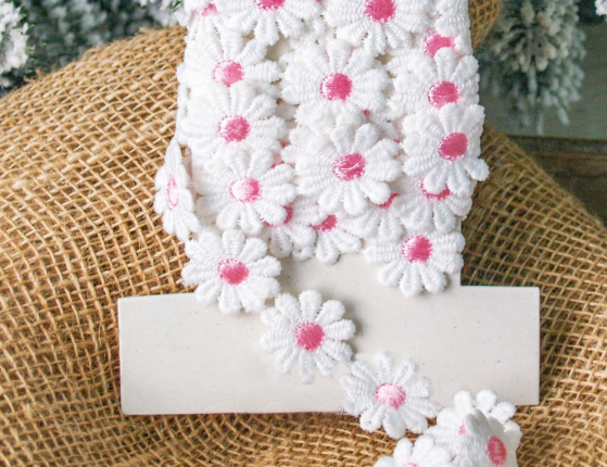 Декоративная лента СОЛНЕЧНЫЕ МАРГАРИТКИ, текстиль, розовая, 200х5 см