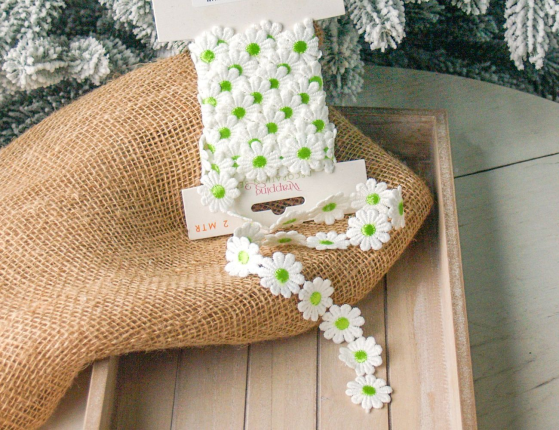 Декоративная лента СОЛНЕЧНЫЕ МАРГАРИТКИ, текстиль, зелёная, 200х5 см