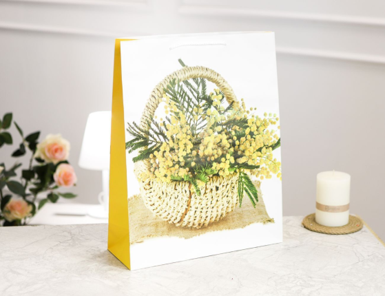 Подарочный пакет КОРЗИНКА МИМОЗЫ, бумага, 42х33 см