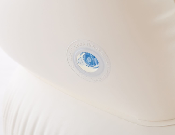 Надувное кресло для плавания со спинкой Интекс Пиллоу Флоат (Intex Pillow Float Lounge) с сетчатым дном, белое, 114х107 см