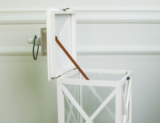 Фонарь СКАЗОЧНОЕ НАСТРОЕНИЕ, белый, дерево, стекло 24х24х46 см