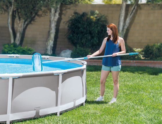 Комплект для чистки бассейнов Deluxe Pool Maintenance Kit (сачок, щетка-вакуумный пылесос, фильтрующая колба) Intex