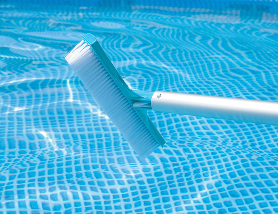 Комплект для чистки бассейнов Deluxe Pool Maintenance Kit (сачок, щетка-вакуумный пылесос, фильтрующая колба) Intex