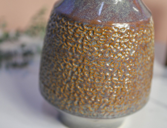Керамическая ваза СЛЕДЫ НА ПЕСКЕ, ручной работы, фиолетовая, 26 см